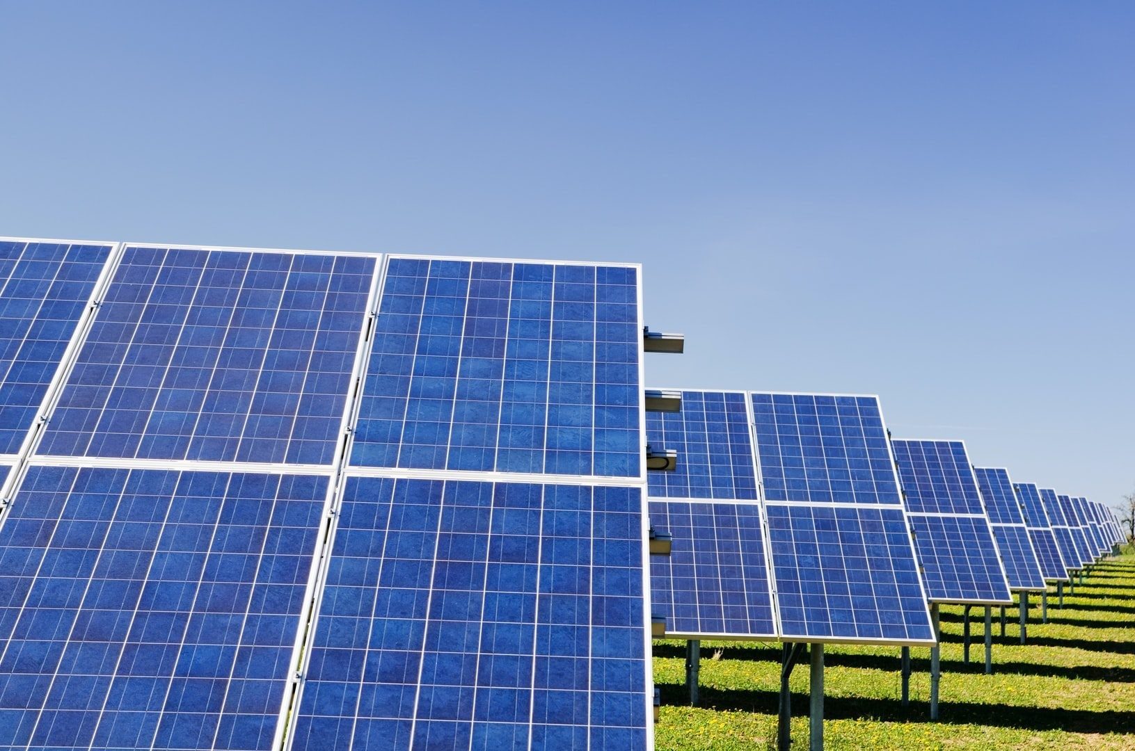 4 Reasons to Consider Solar Panels